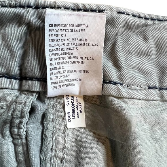 AMERICAN EAGLE OUTFITTERS Classic Mid Rise Tan Khaki Twill Shorts, size 28" - Picture 7 of 10